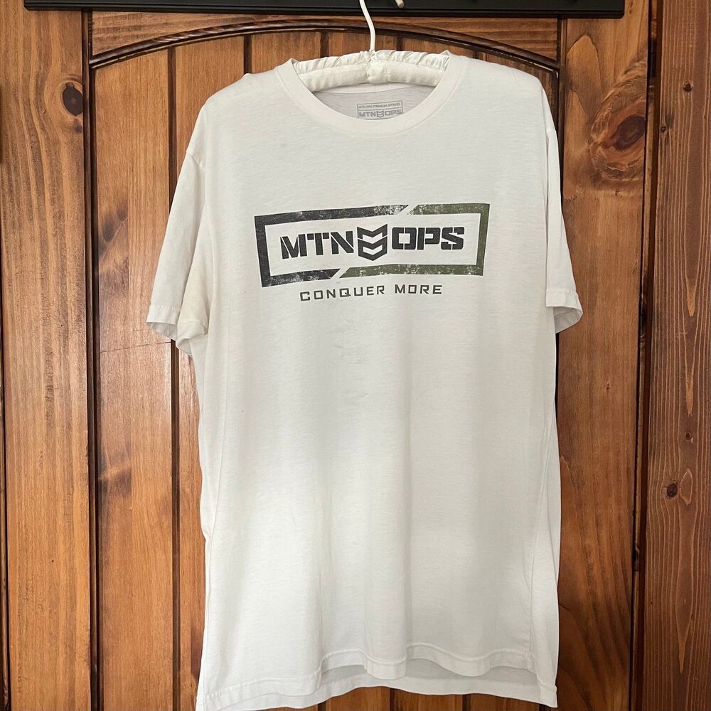 MTN Ops Conquer White Gray Short Sleeve Tee T Shirt Mens L Logo Outdoors *flaw